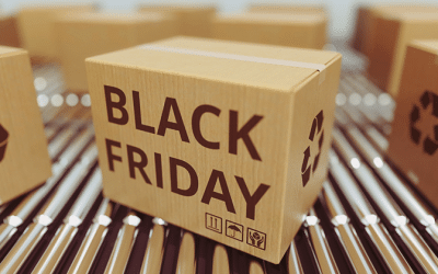 Caixote de cartão com a inscrição Black Friday: imagem ilustrativa do artigo “Preparar a logística para a Black Friday em 5 passos”